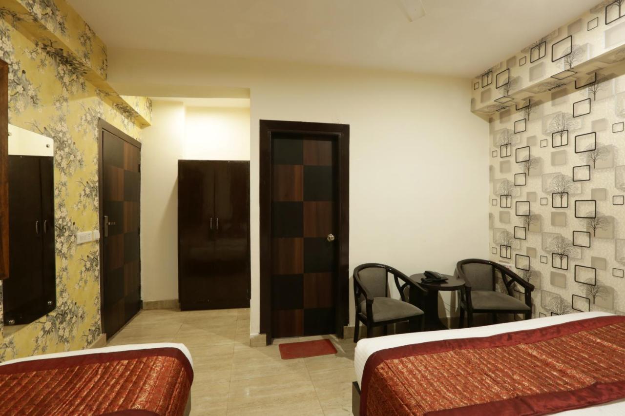 Hotel Airport Star New Delhi Exteriör bild