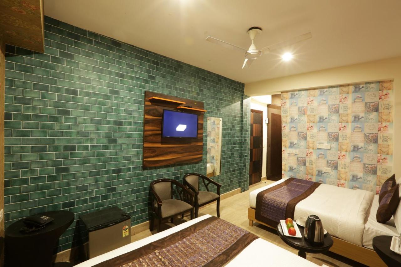 Hotel Airport Star New Delhi Exteriör bild